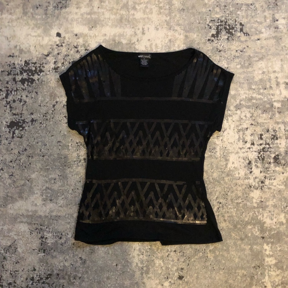 Wet Seal Black Sequined Triangle Design Short Sleeve Top, size M